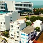 Cerca al hotel Las Americas 201
